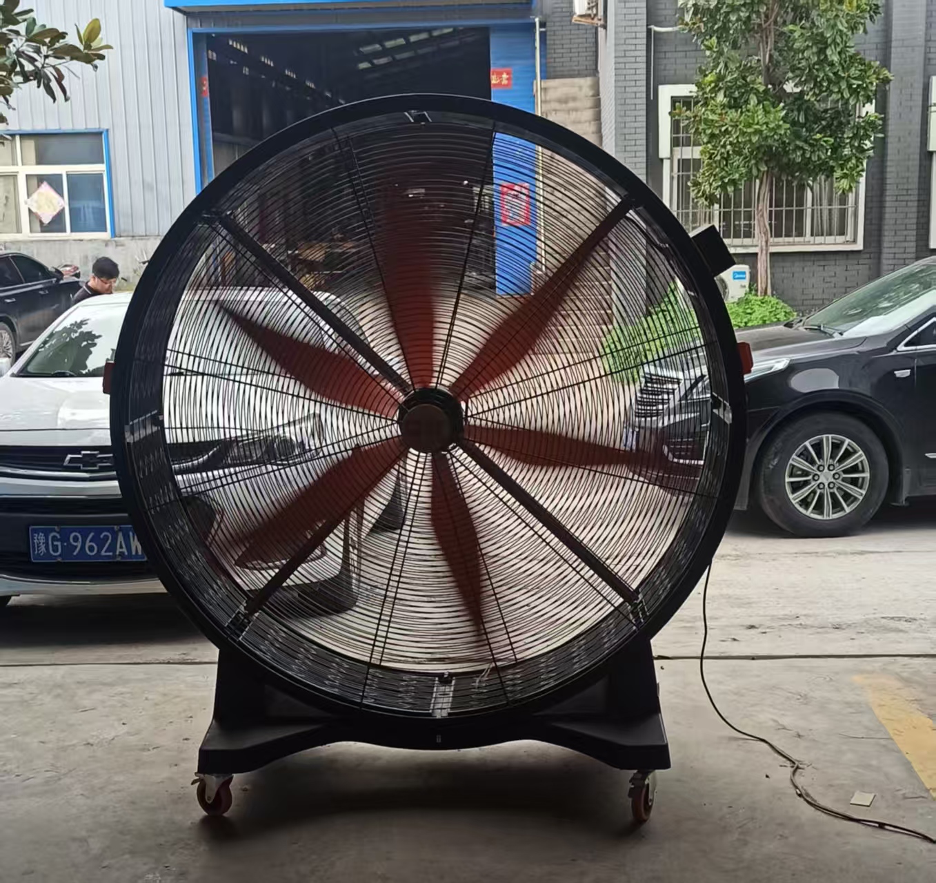 戰(zhàn)高溫，送清涼